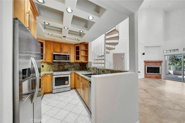 4477 Woodman Avenue 305, Sherman Oaks, CA 91423