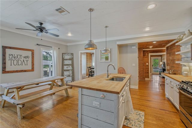 603 Guernsey Street, College Station, TX 77840