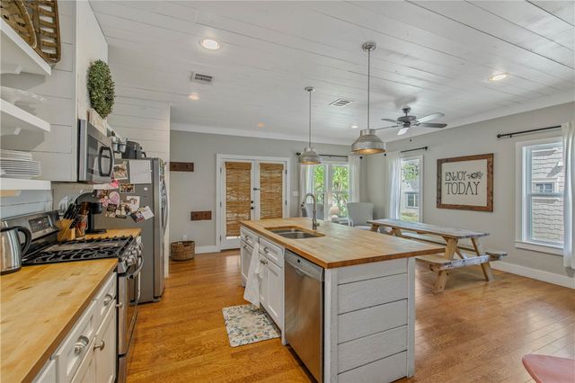 603 Guernsey Street, College Station, TX 77840