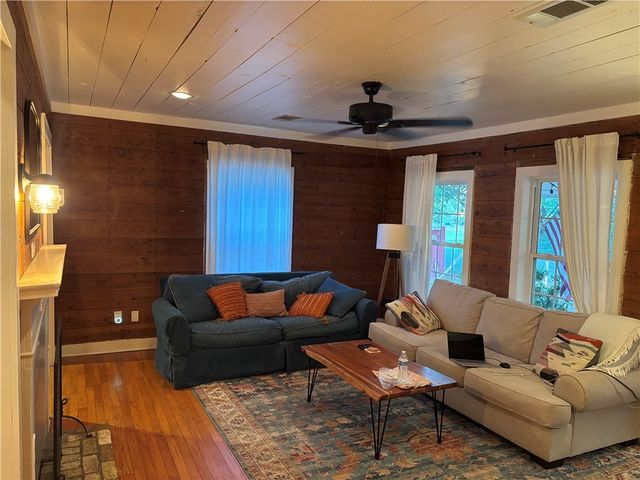 603 Guernsey Street, College Station, TX 77840