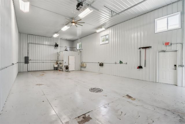 1174 Capital Drive SW B, Cedar Rapids, IA 52404