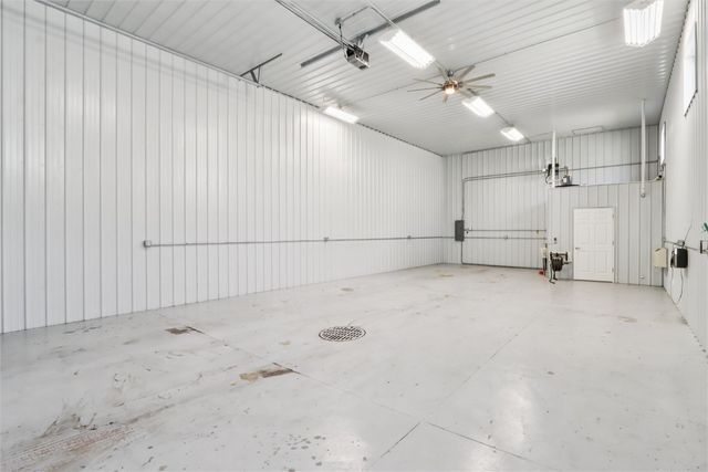 1174 Capital Drive SW B, Cedar Rapids, IA 52404