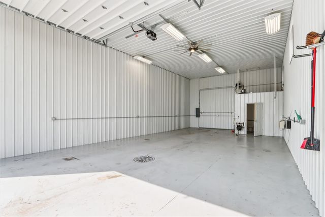 1174 Capital Drive SW B, Cedar Rapids, IA 52404