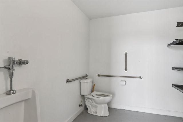 1174 Capital Drive SW B, Cedar Rapids, IA 52404