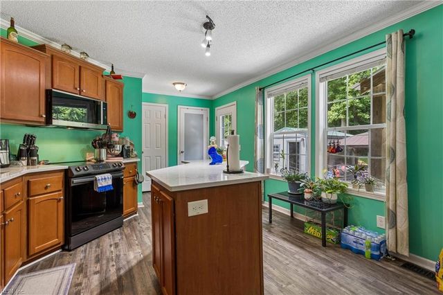 3290 Poplar DR, Smithfield, VA 23430