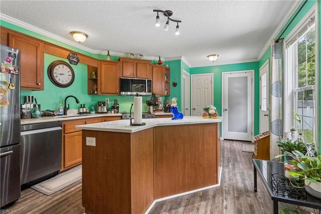3290 Poplar DR, Smithfield, VA 23430