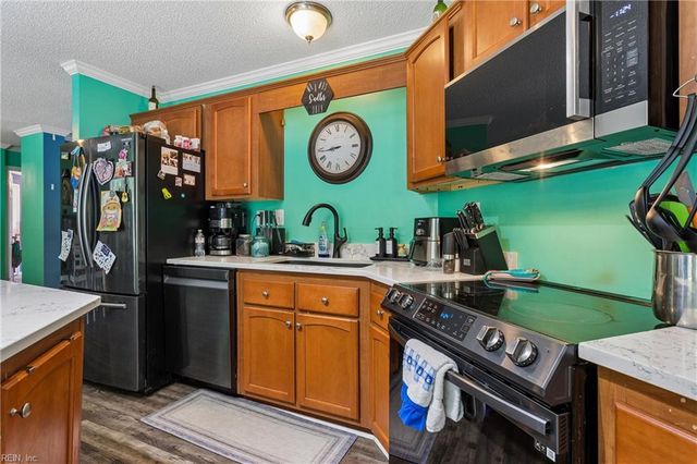 3290 Poplar DR, Smithfield, VA 23430