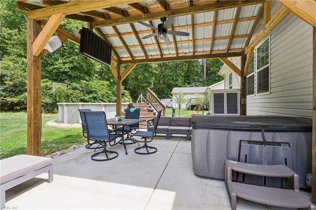 3290 Poplar DR, Smithfield, VA 23430