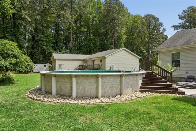 3290 Poplar DR, Smithfield, VA 23430