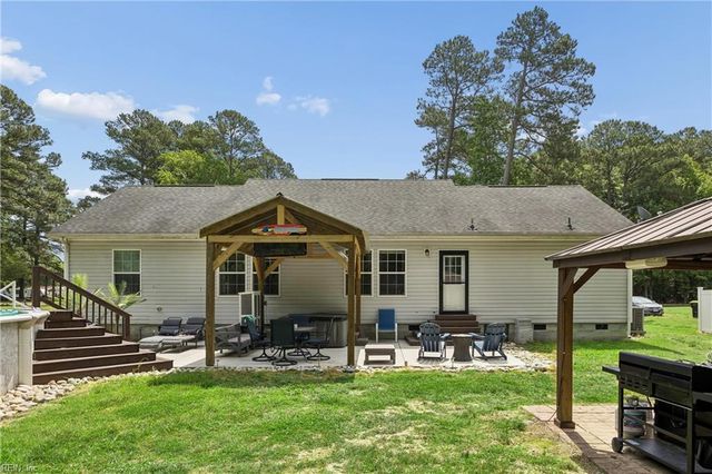 3290 Poplar DR, Smithfield, VA 23430