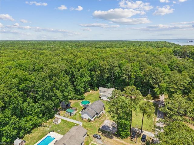 3290 Poplar DR, Smithfield, VA 23430