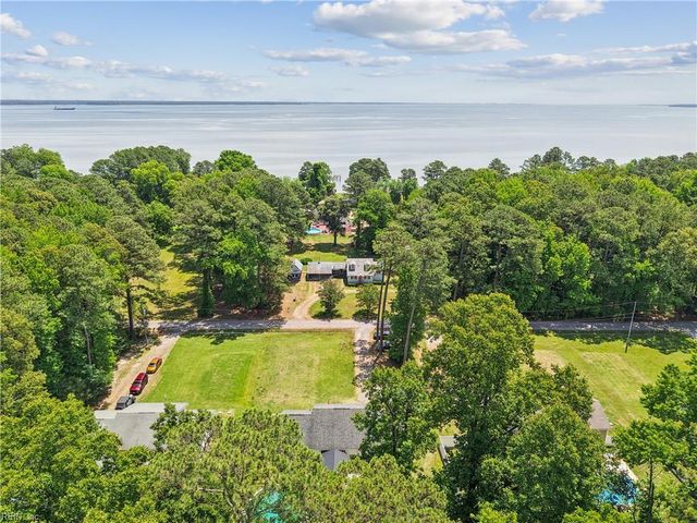 3290 Poplar DR, Smithfield, VA 23430