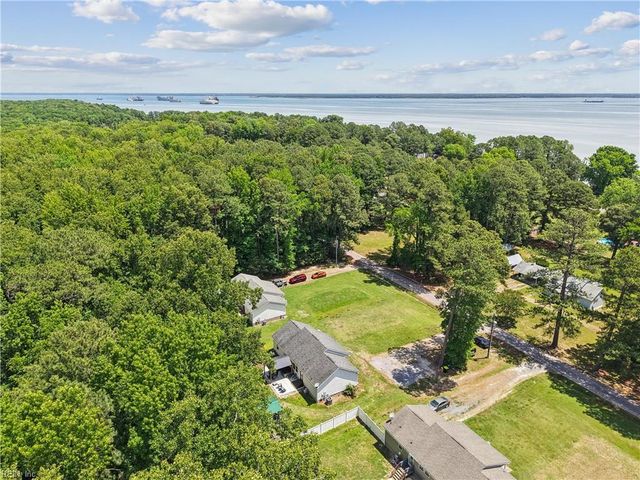 3290 Poplar DR, Smithfield, VA 23430