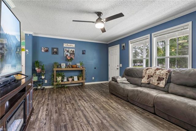 3290 Poplar DR, Smithfield, VA 23430