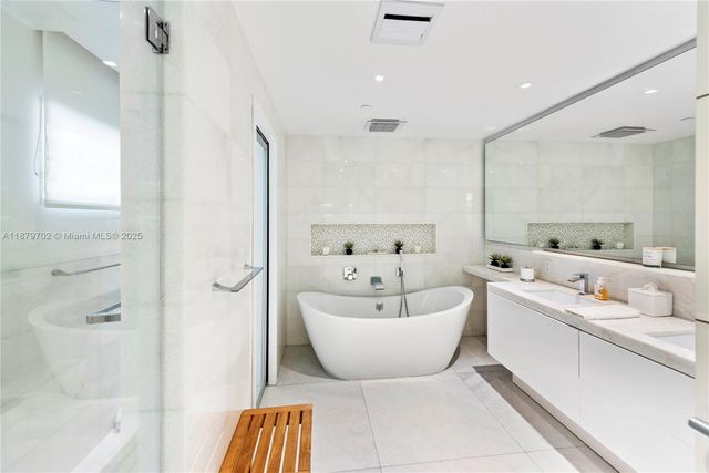 15512 Fisher Island Dr 15512, Miami Beach, FL 33109