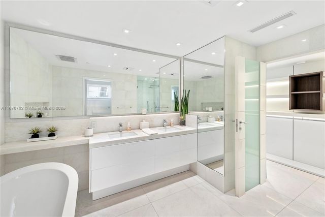 15512 Fisher Island Dr 15512, Miami Beach, FL 33109