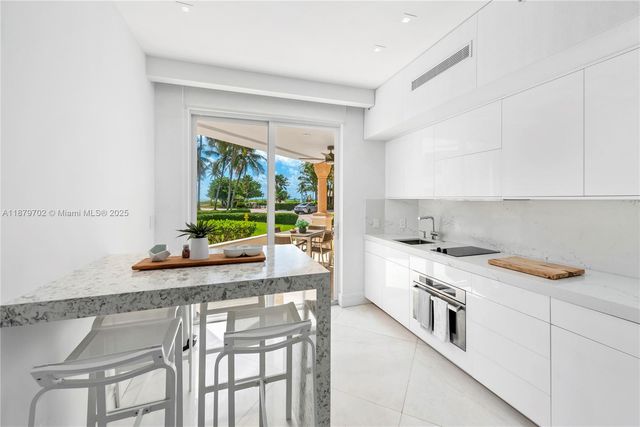 15512 Fisher Island Dr 15512, Miami Beach, FL 33109