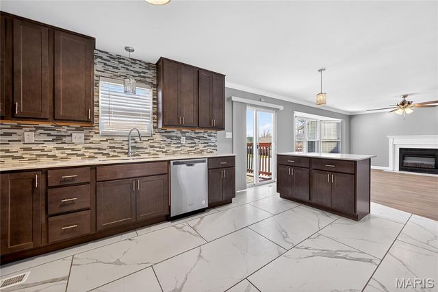 901 Silverlink Drive, O'fallon, IL 62269