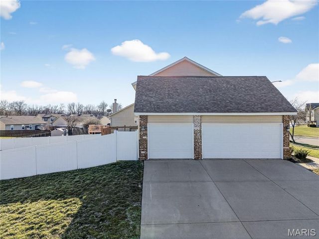 901 Silverlink Drive, O'fallon, IL 62269