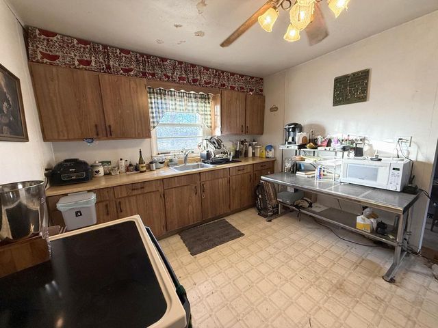 1418 S 9th STREET, Watertown, WI 53094