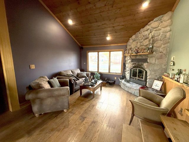 1418 S 9th STREET, Watertown, WI 53094