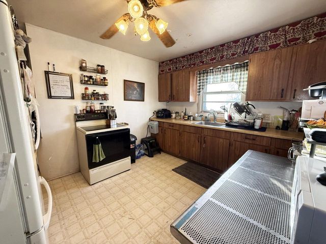 1418 S 9th STREET, Watertown, WI 53094