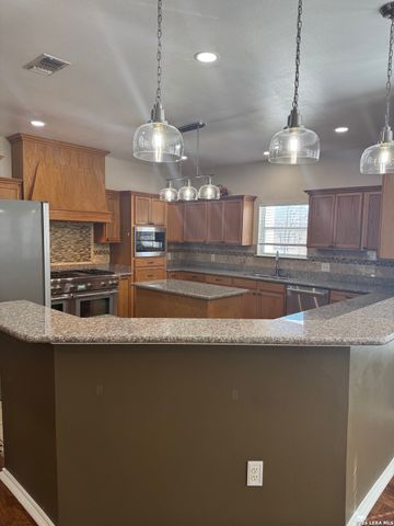 323 SHANNON RIDGE, Floresville, TX 78114