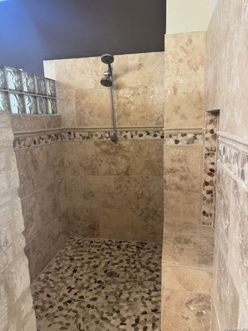 323 SHANNON RIDGE, Floresville, TX 78114