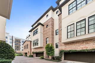 1304 Castle Court A, Houston, TX 77006