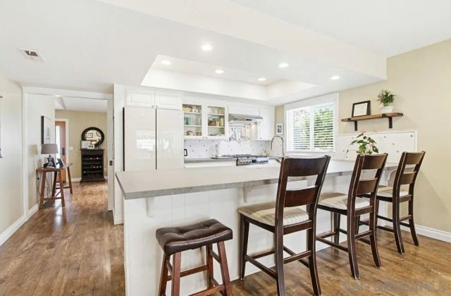969 Chablis Ln, Vista, CA 92083