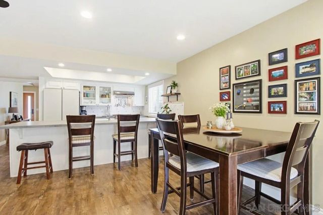 969 Chablis Ln, Vista, CA 92083