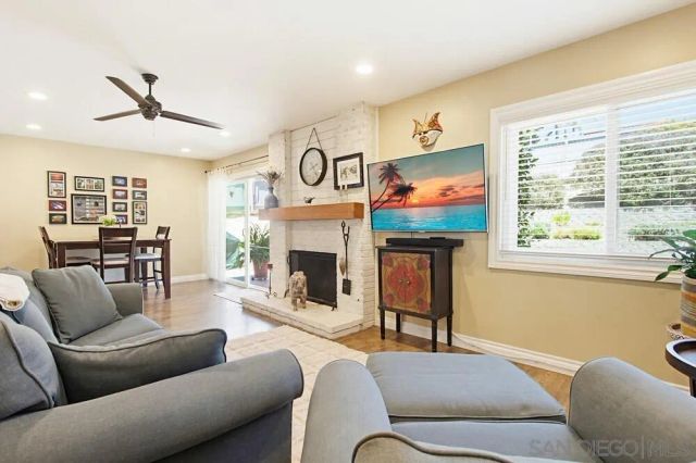 969 Chablis Ln, Vista, CA 92083