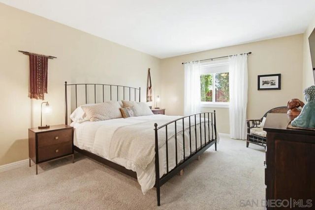 969 Chablis Ln, Vista, CA 92083