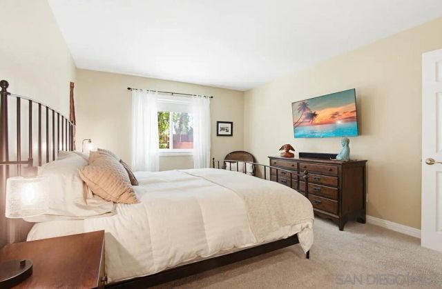 969 Chablis Ln, Vista, CA 92083