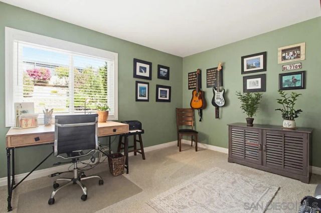 969 Chablis Ln, Vista, CA 92083