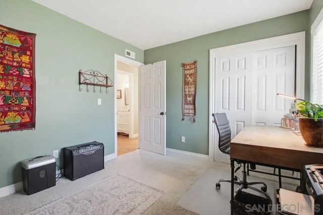 969 Chablis Ln, Vista, CA 92083