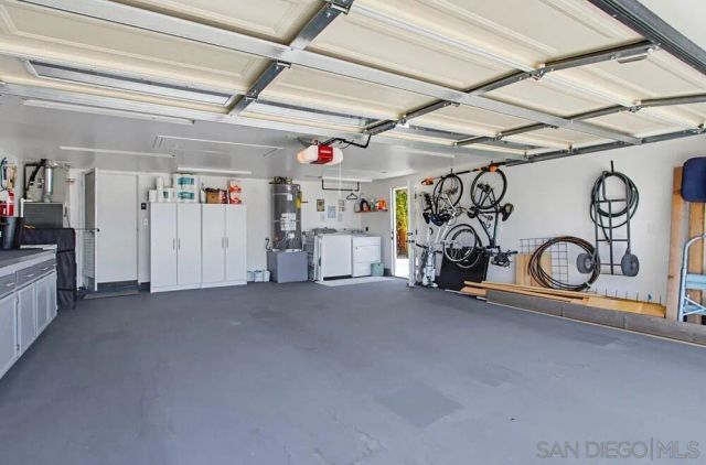 969 Chablis Ln, Vista, CA 92083