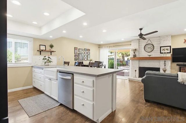 969 Chablis Ln, Vista, CA 92083