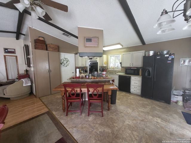 108 OAK CREST, Canyon Lake, TX 78133