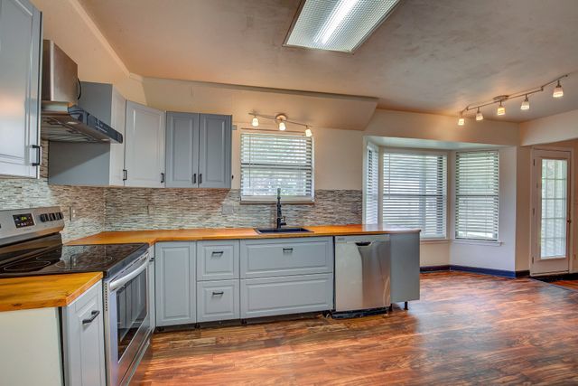 6637 Fair Oaks Drive, Watauga, TX 76148