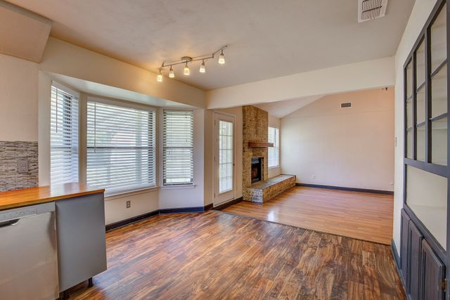 6637 Fair Oaks Drive, Watauga, TX 76148