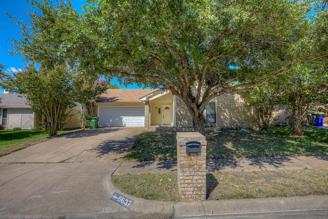 6637 Fair Oaks Drive, Watauga, TX 76148