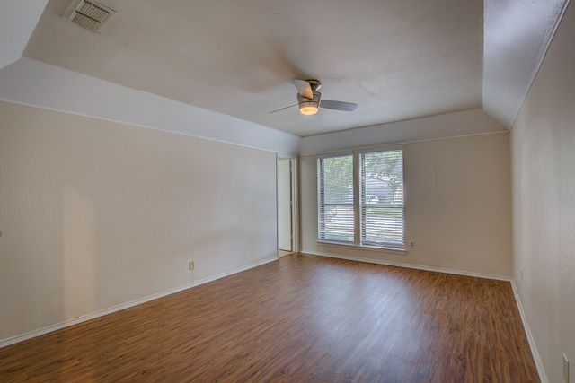 6637 Fair Oaks Drive, Watauga, TX 76148