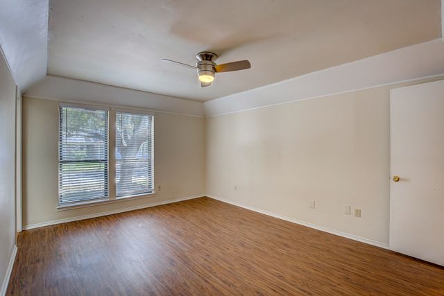 6637 Fair Oaks Drive, Watauga, TX 76148