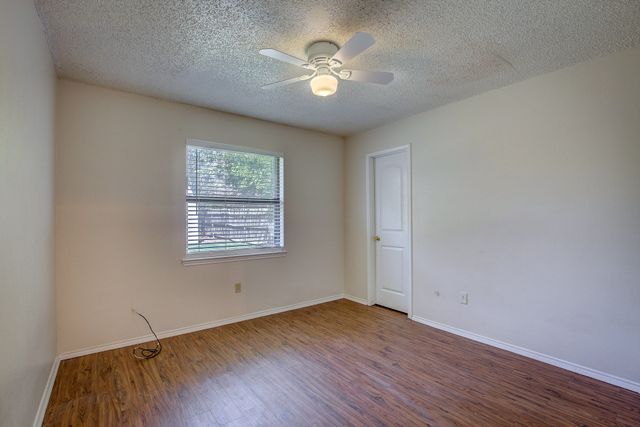 6637 Fair Oaks Drive, Watauga, TX 76148