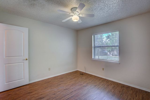 6637 Fair Oaks Drive, Watauga, TX 76148