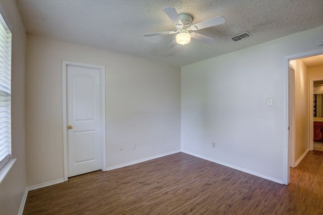 6637 Fair Oaks Drive, Watauga, TX 76148