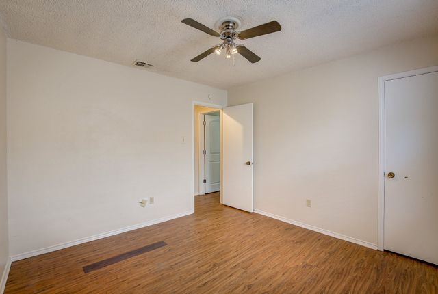 6637 Fair Oaks Drive, Watauga, TX 76148