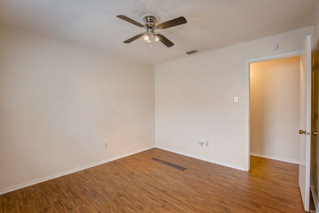 6637 Fair Oaks Drive, Watauga, TX 76148