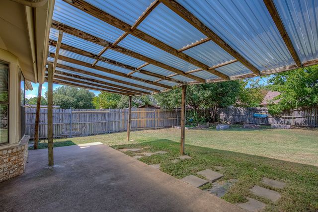 6637 Fair Oaks Drive, Watauga, TX 76148